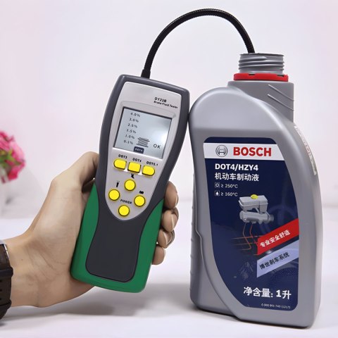Miernik tester płynu hamulcowego DOT3 / DOT4 / DOT5.1 z sondą ekranem LCD